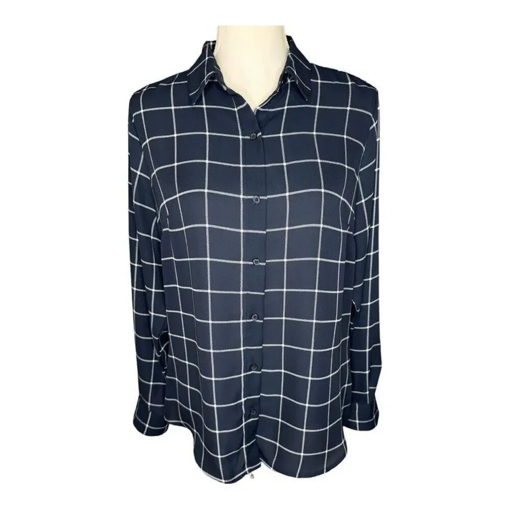 Banana Republic Women's‎ Plaid Button-Up Shirt Blue Size M Long Sleeve Collared